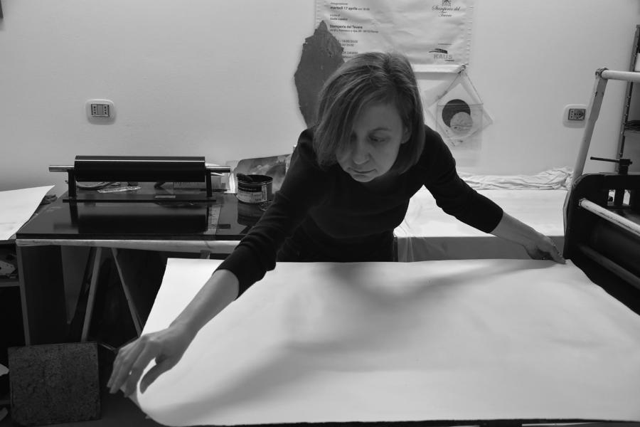Małgorzata Chomicz au travail dans son atelier